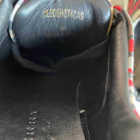 Burberry Westford Graffiti Low Top Sneaker - Picture 10 of 13